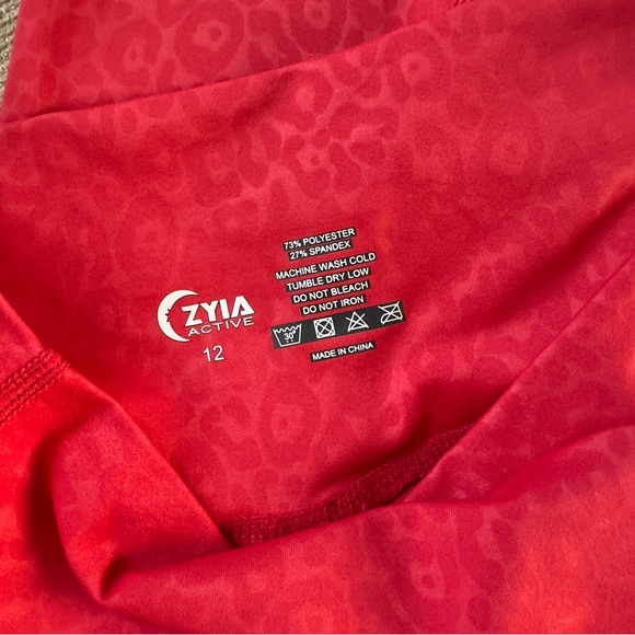 ZYIA Active Red Leopard Scrunchy What Light n Tight Hi-Rise Leggings Sz 12 - Picture 8 of 8